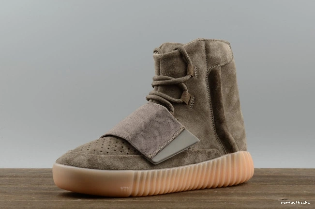 Brown Yeezy BY2456 adidas Boost Light 750 0812